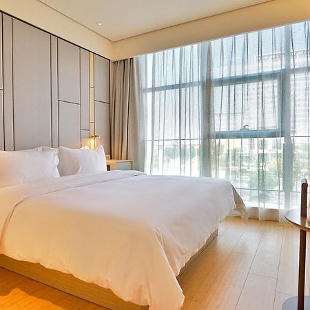 Ji Hotel Shenzhen Shennan Avenue Huaqiang Exterior photo